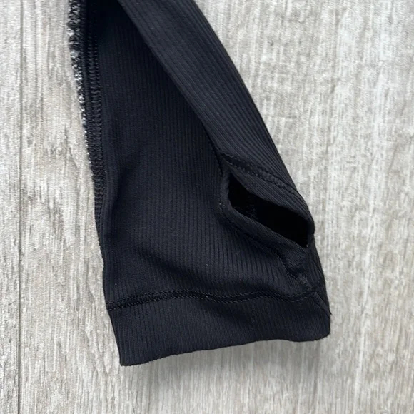 Lululemon jacket size 4 - Picture 2 of 3